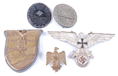 Lot 184 - A German Wound badge, in black marked verso...