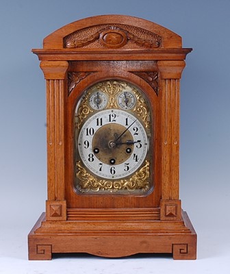 Lot 2558 - A circa 1900 walnut cased bracket clock,...