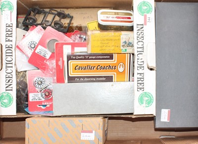 Lot 244 - Tray of mainly 0 gauge (possibly a few Gauge...