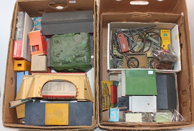 Lot 487 - Two large trays containing a variety of...