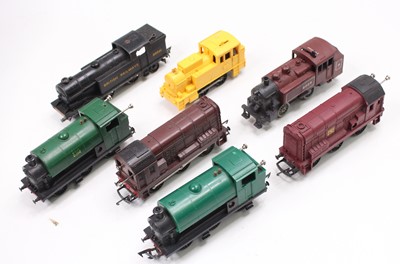 Lot 488 - Seven clockwork 00 gauge locos: 2 x Triang 0-6-...