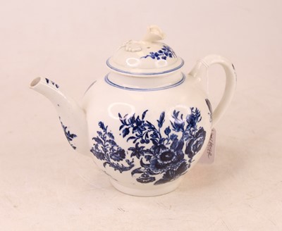 Lot 206 - An 18th century Worcester blue and white...
