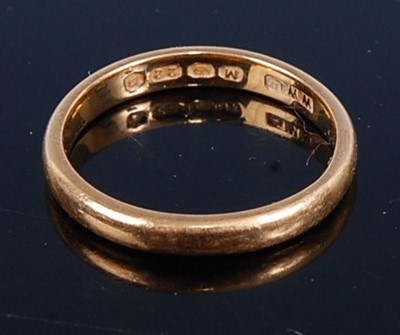 Lot 440 - A 22ct gold wedding band, 3.2g, size K