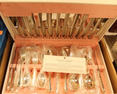 Lot 270 - A modern Arthur Price six-place setting...