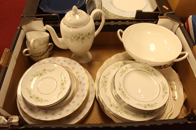 Lot 577 - Two boxes of various ceramics to include a...
