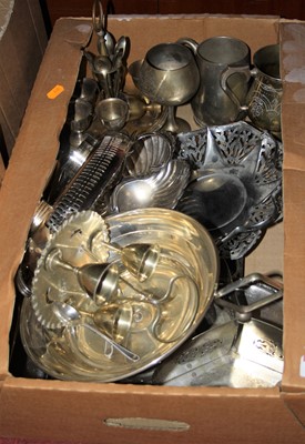 Lot 276 - A box of miscellaneous metalware, to include...
