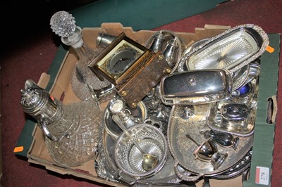 Lot 278 - A box of miscellaneous items, to include a...