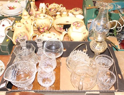 Lot 590 - A collection of cut and pressed glassware to...