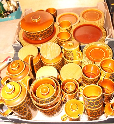 Lot 593 - An Hornsea Heirloom pattern tea, dinner and...