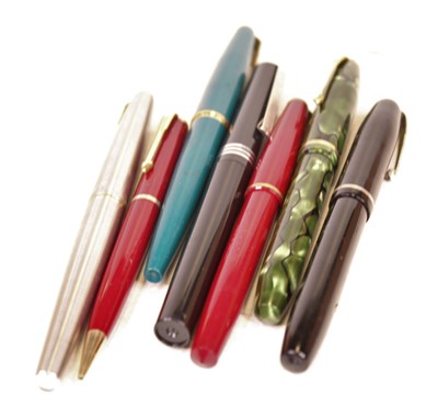 Lot 307 - A Conway Stuart 15 fountain pen, having 14ct...