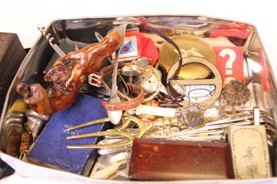 Lot 324 - A collection of miscellaneous items, to...