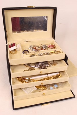 Lot 326 - A leather clad jewellery box and contents, to...