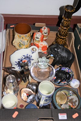 Lot 658 - A box of miscellaneous items to include...