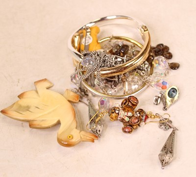 Lot 333 - A collection of miscellaneous items, to...