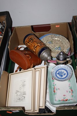 Lot 661 - A box containing a collection of miscellaneous...