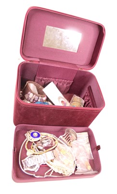 Lot 490 - A box of miscellaneous costume jewellery, to...