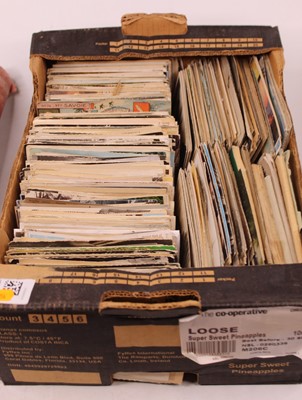 Lot 565 - A collection of various vintage postcards...