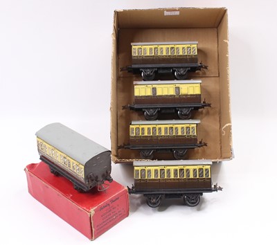 Lot 359 - 1947-49 Hornby No.1 GWR passenger coaches; 4 x...