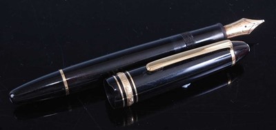 Lot 2404 - * A Mont Blanc black Meisterstuck No.146...