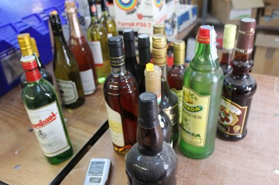 Lot 1513 - Mixed lot, to include one bottle each of...