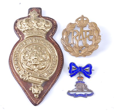 Lot 16 - A Derbyshire Yeomanry Cavalry pouch plate, the...