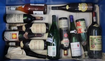 Lot 1532 - Mixed lot, to include various vintage red and...