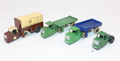 Lot 1024 - Dinky Toys 33 series group containing various...