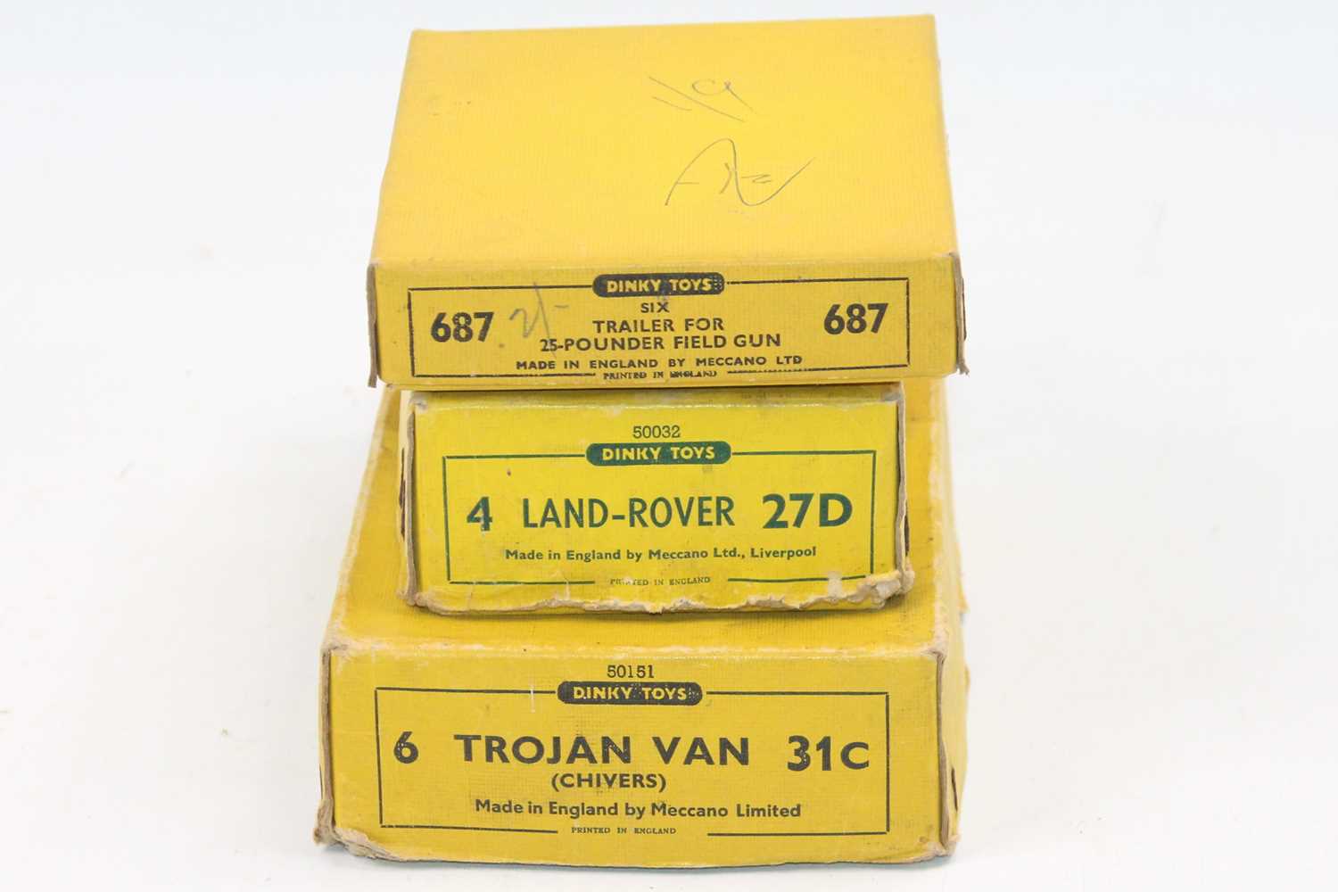 Lot 1032 - 3 Dinky Toys original empty trade boxes to...