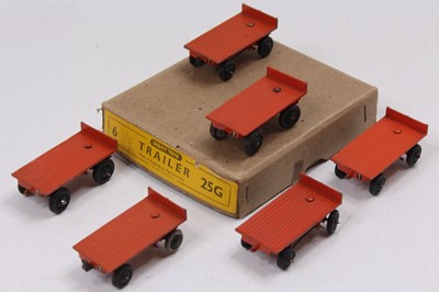 Lot 1054 - Dinky Toys No. 25G Trailer original trade box...