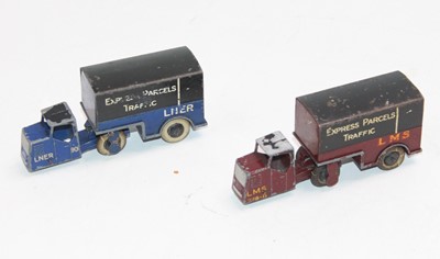 Lot 1104 - Dinky Toys pre-war 33 Series Mechanical Horse...