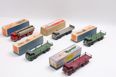 Lot 1124 - 5 various boxed Dinky Toys Foden Trucks to...