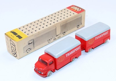 Lot 1176 - LEGO System HO Scale No. 652 Mercedes Truck...