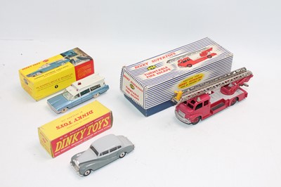 Lot 1707 - Dinky Toys boxed group of 3 to include, No....