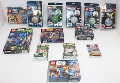 Lot 842 - One box containing a quantity of LEGO Star...