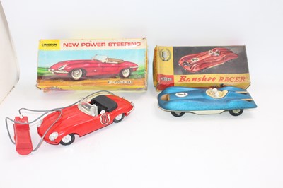 Lot 843 - 2 boxed vintage models to include, Mettoy...