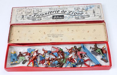 Lot 1560 - One tray containing a quantity of Crescent Red...