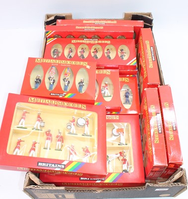 Lot 1562 - One tray containing 8 various boxed Britains...