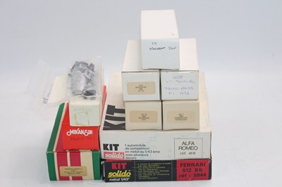 Lot 1447 - One tray containing a mixed group of 11 white...