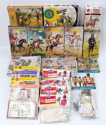 Lot 1453 - One large box containing a quantity of mainly...