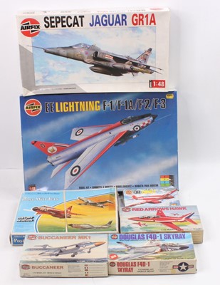 Lot 1454 - One box containing mainly Airfix 1/72nd and...