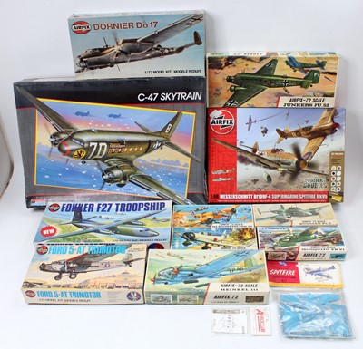 Lot 1458 - One box containing mainly Airfix 1/72nd scale...