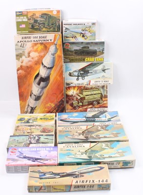 Lot 1461 - One box containing mainly Airfix 1/72nd scale...