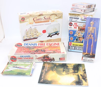 Lot 1462 - One box containing various mainly Airfix kits...