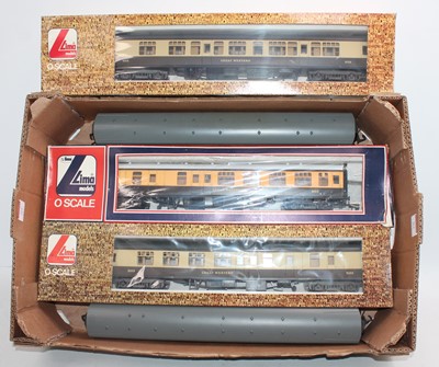 Lot 239 - Five Lima 0 gauge bogie coaches: 5 x Great...