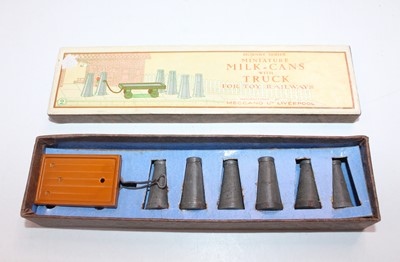 Lot 181 - 1925-31 Hornby Railway Accessories set no.2...