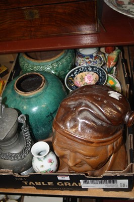 Lot 85 - A box of various ceramics and metalware to...