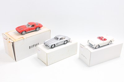 Lot 961 - 3 boxed Franklin Mint 1/24th scale models to...
