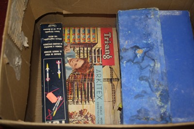 Lot 98 - A boxed Triang Arkitex 00 gauge scale model...