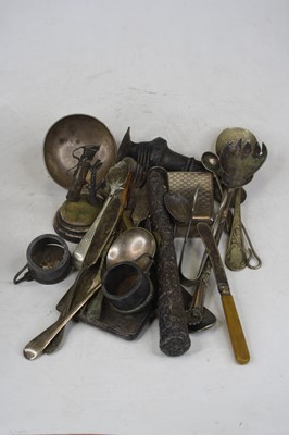 Lot 281 - A collection of miscellaneous items, to...