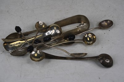 Lot 283 - A small collection of loose silver flatwares,...